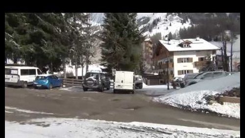 Dolomiti aprile 2015 panoramica con neve arabba 1601 m (filmador renato)