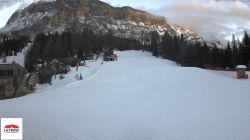 Webcam Blick auf die Schipiste La Crusc und auf den Kreuzkofel/Sas dla Crusc (Mt. 2908)