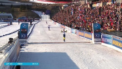 Samuelsson vince la mass start e zittisce il pubblico