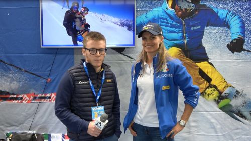 Manuela moelgg in diretta allo stand neveitalia a skipass