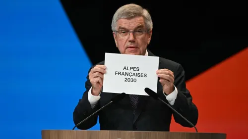Olimpiadi invernali 2030 assegnate alle Alpi francesi: lannuncio di Thomas Bach, presidente del Cio