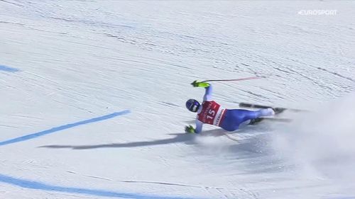 Dominik paris prova a rialzarsi, ma è costretto al ritiro dal super g sulla streif, il video