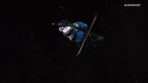 Flora tabanelli è medaglia d'oro mondiale nel big air a 17 anni, il video del salto decisivo