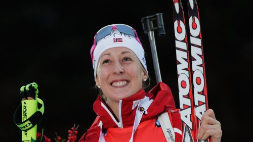 Fanny Horn fa saltare il banco nella sprint di Ruhpolding. Domracheva 'mangia' 18 punti a Mäkäräinen