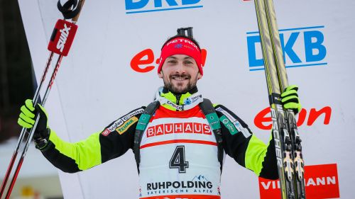 Jakov Fak vince a mani basse la sprint di Holmenkollen