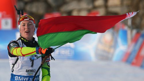 Darya Domracheva straripante: domina l'inseguimento di Anterselva