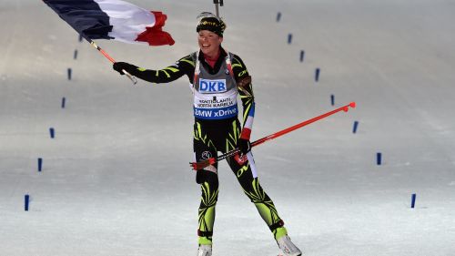 'Le doublé' per Marie Dorin Habert: dopo la sprint vince anche l'inseguimento iridato