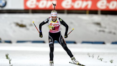 Nuova vittoria di Kaisa Mäkäräinen, è sfida con Berger per il 'Coppone'. Domracheva fuori gioco?