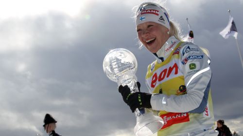 Kaisa Mäkäräinen vince la Coppa del Mondo femminile in una tesissima ultima gara