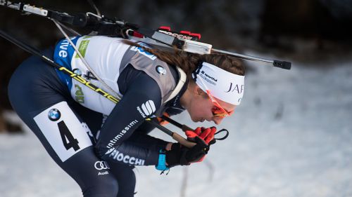 A Hochfilzen Lisa Vittozzi vince davanti a Dorothea Wierer una gara test italo-austriaca. Thomas Bormolini 2°