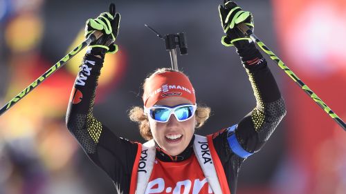 Laura Dahlmeier senza rivali, suo l'inseguimento di Hochfilzen. Dorothea Wierer 8^