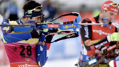 Martin Fourcade domina la sprint di Canmore e supera Raphael Poirée