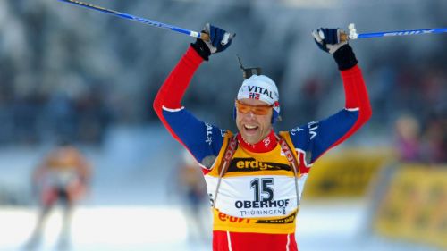 Sfida di nervi nelle mass start di Oberhof. Halvard Hanevold e Martina Glagow fanno festa
